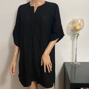 Roaman’s Woman’s Black Tunick.